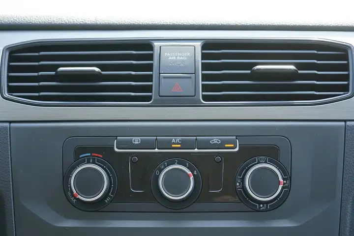 Volkswagen Caddy 2.0 TDI Klima AppConnect PDC Temp FrontAssis - Photo 11