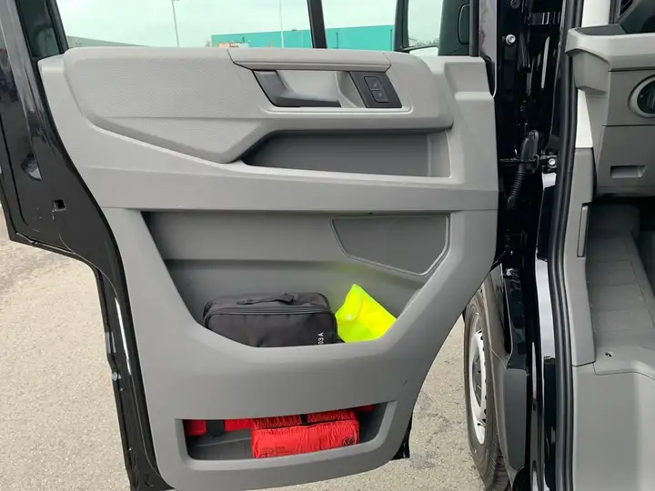 Volkswagen Crafter 35 2.0 TDI MR HD - Photo 5