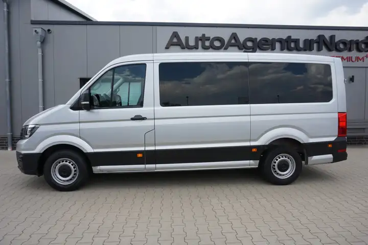 Volkswagen Crafter 35 L3H2 FWD 9 Sitzer+RAMPE+NAVI+PDC+APP - Photo 2