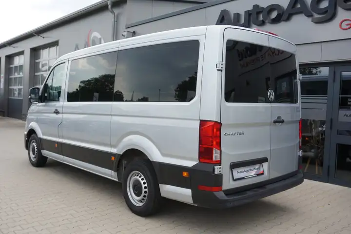 Volkswagen Crafter 35 L3H2 FWD 9 Sitzer+RAMPE+NAVI+PDC+APP - Photo 3