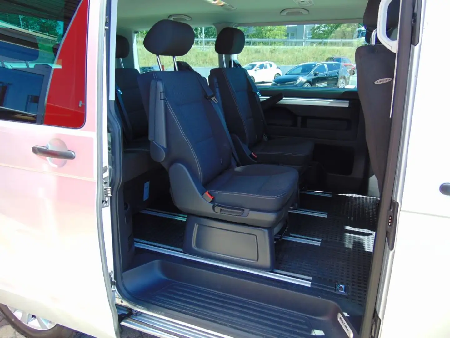 Volkswagen Transporter Multivan DSG Kurz Trendline - Photo 13